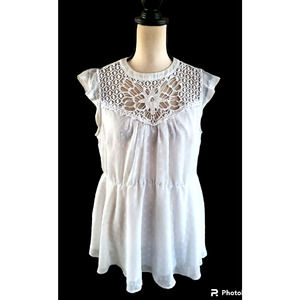 Torrid White Chiffon Clip Dot Flutter Sleeve Peplum Top Sz 00 or M/L